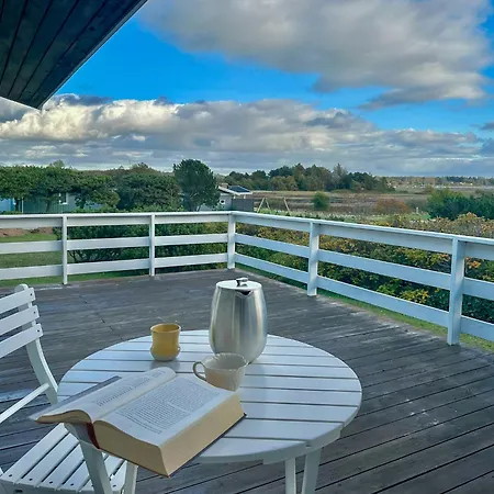 With Harbour View In Falsled *