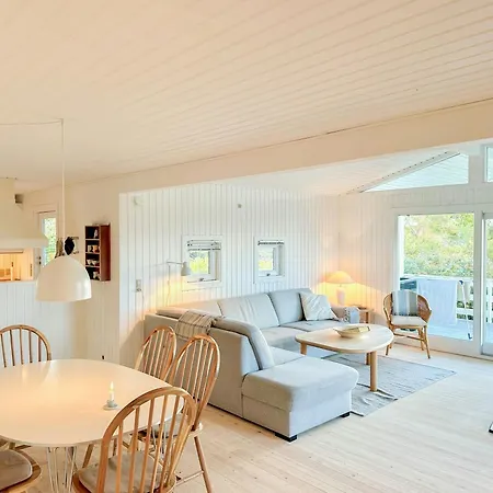 With Harbour View In Falsled بيت للعطل Millinge