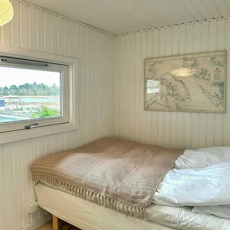 With Harbour View In Falsled