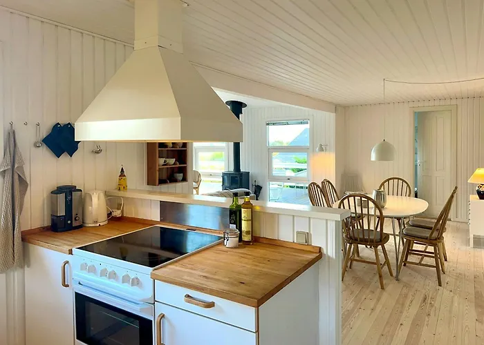 Casa vacanze With Harbour View In Falsled