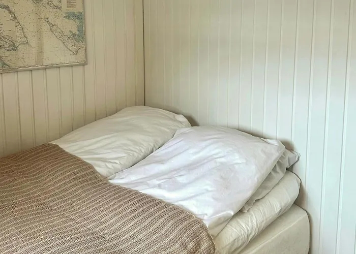 Casa vacanze With Harbour View In Falsled