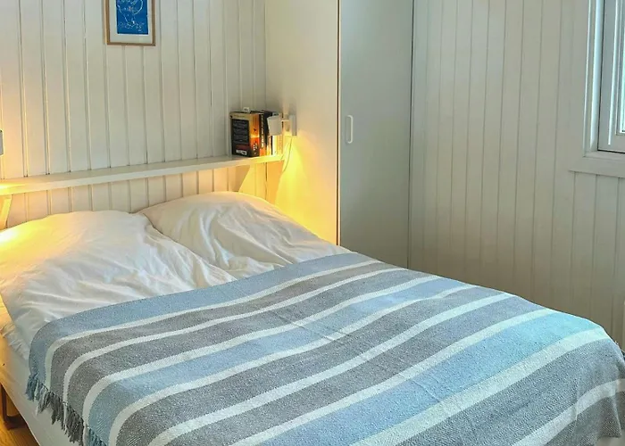 Casa vacanze With Harbour View In Falsled *